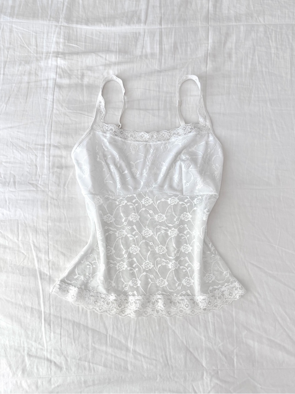 Vintage 2004 Vassarette Semi Sheer Floral Lace Embroidered White Cami Size M